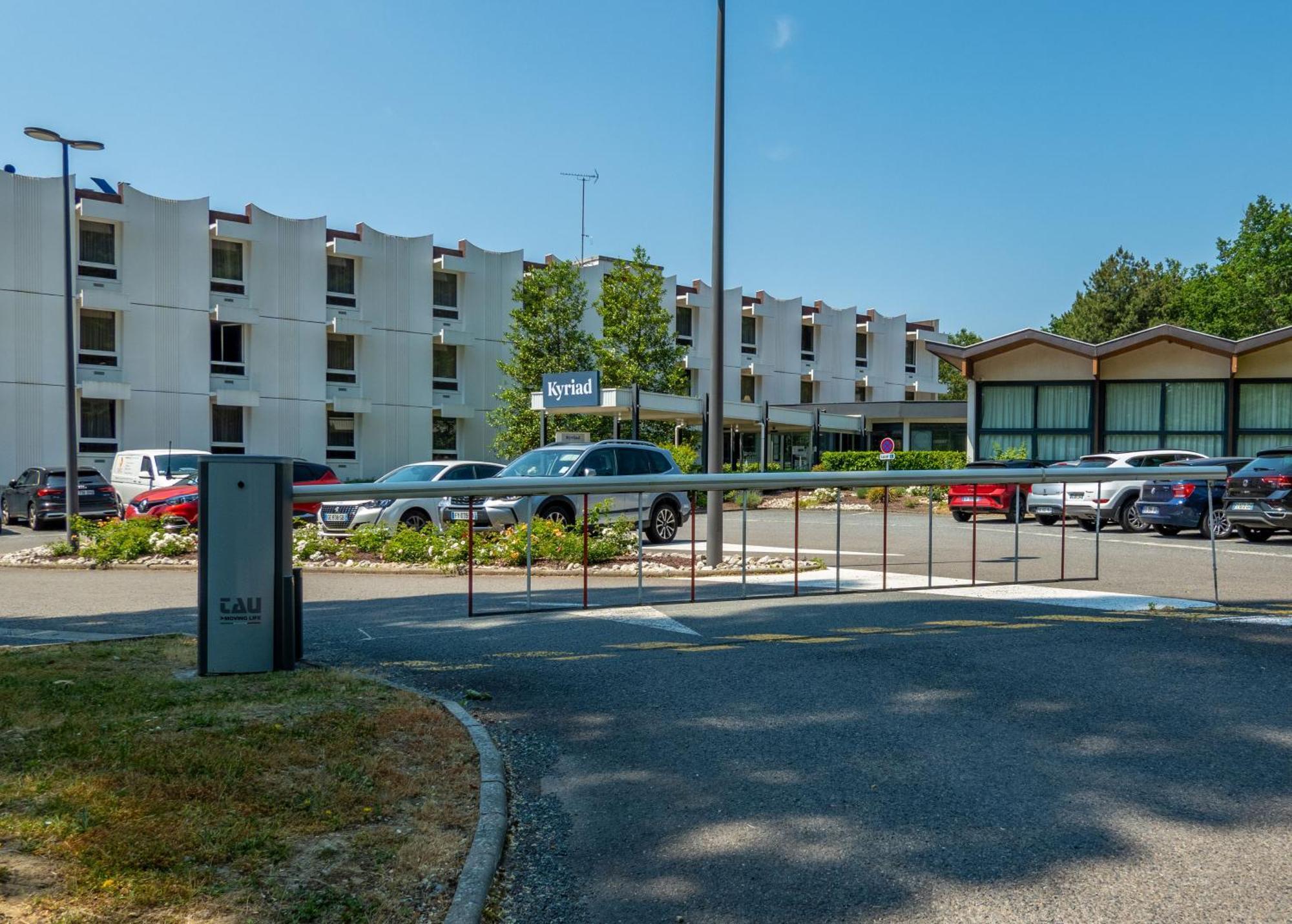 Kyriad Montchanin Le Creusot Ngoại thất bức ảnh